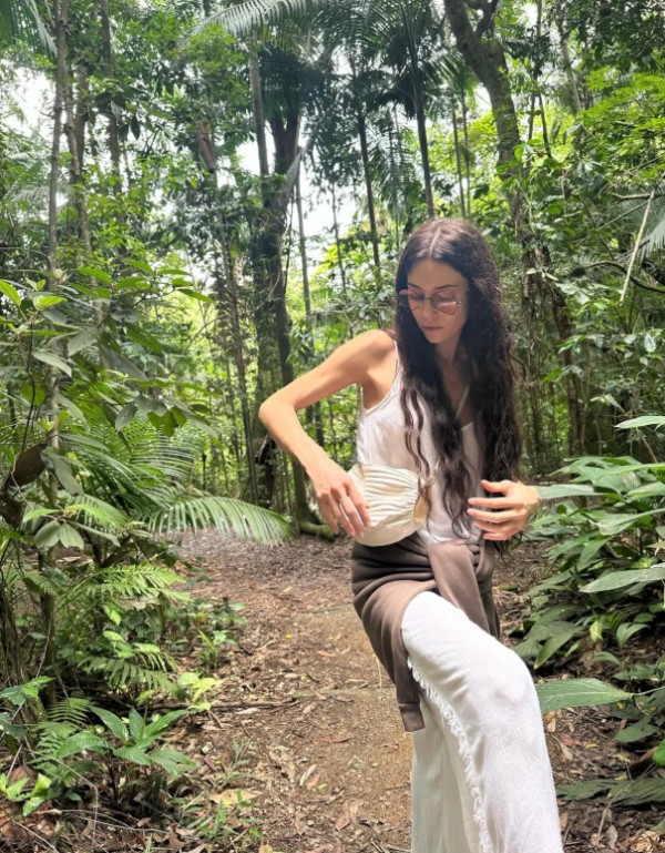 Cansu Dere’nin tatil adresi belli oldu!